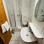 Bff Airport Messe Schlaf - Bed & Breakfast Düsseldorf