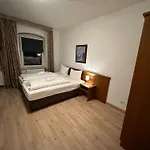 Hotel Bff Airport Messe Schlaf - Duesseldorf