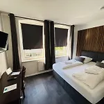 Hotel Bff Airport Messe Schlaf - Duesseldorf