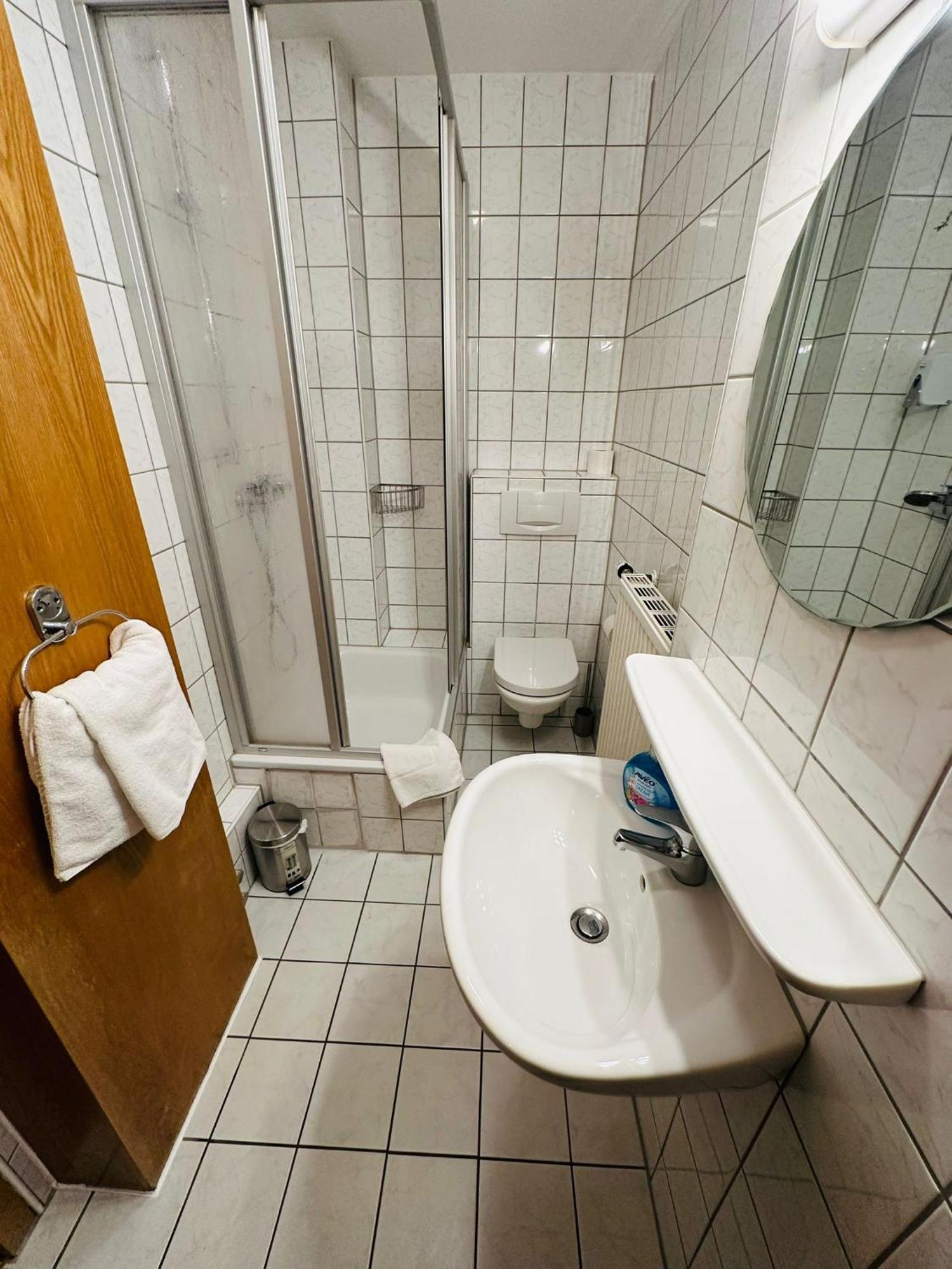 Bff Airport Messe Schlaf - Bed & Breakfast Dusseldorf